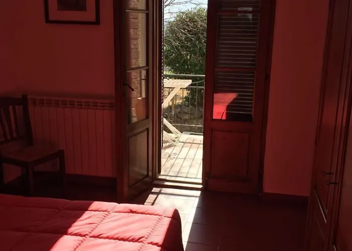 Bagno Santo بيت ضيافة ساتورنيا